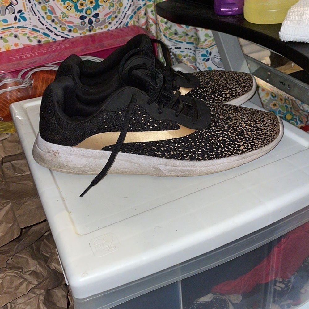 10 fabric comfort black gold lace up memory foam running sneakers
